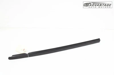 RAM 1500 2011-2018 PARABRISAS DELANTERO IZQUIERDO LADO DEL CONDUCTOR MOLDURA POR GOTEO OEM Foto 1 de 4