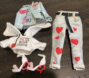 Rainbow High Kia Hart VALENTINE SPECIAL EDITION Kleidung HERZ Outfit & Schuhe - Bild 1 von 3