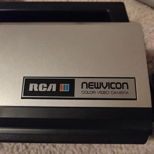 RCA Newvicon Color Video Camera Untested With Bag, Microphone, Cord, Accessories - Photo 1/14