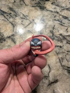 Marvel Legends Venom Custom Painted Head By Maxxed out  - Bild 1 von 4