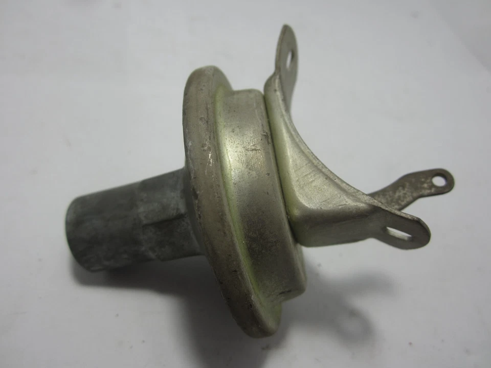 41-50 Chrysler Desoto Dodge Plymouth Distributor Vacuum Chamber AUTOLITE VC2082R - Image 1 of 4
