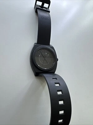 Reloj NIXON Time Teller P Minimal A119524 Policarbonato Negro Mate Analógico 39mm Foto 1 de 3