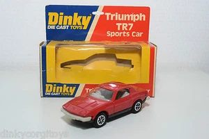 DINKY TOYS 211 TRIUMPH TR7 TR 7 PARAURTI ROSSO GRIGIO COME NUOVO IN SCATOLA RARO - Foto 1 di 9