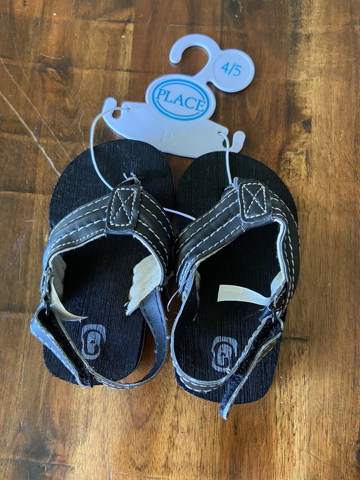 Sandalias chanclas negras para bebé niño talla 4/5 NUEVAS playa minimalista Foto 1 de 3