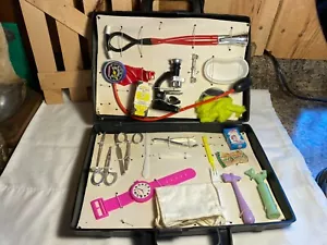 Vintage Rotes Kreuz Kinderspielzeug Erste-Hilfe-Set ~ Hongkong - Bild 1 von 10