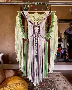 Handmade Macrame Backdrop - Picture 1 of 8