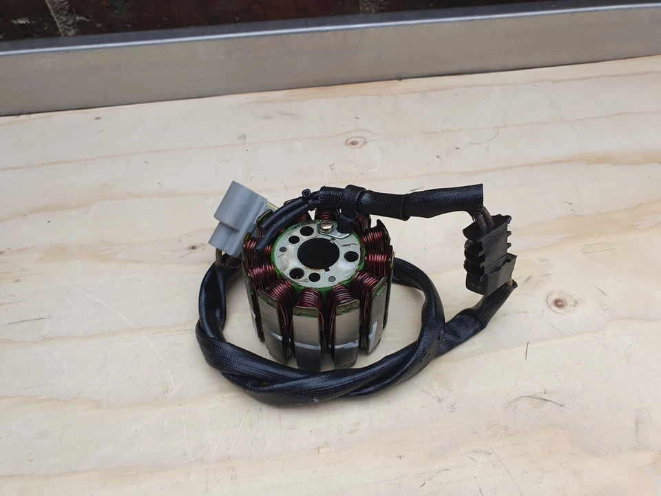 YAMAHA YZF - R1 YZF-R1 5VY 04-06 ALTENATOR STATOR GENERATOR COIL 1 - Image 1 of 4