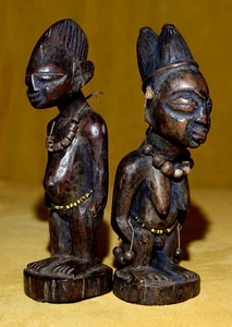 Estatuas antiguas masculinas y femeninas de la tribu yoruba Ibeji, Nigeria África - Imagen 1 de 17