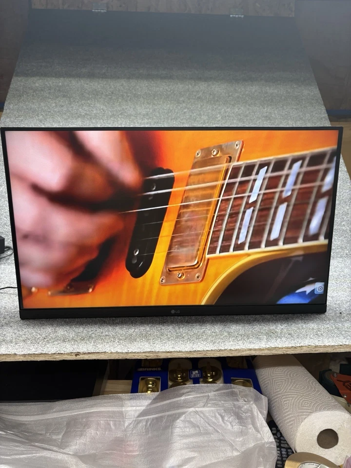 LG 27" Inch Full HD 1080p IPS TV Computer Monitor Dolby Audio 27LP600B-P - Image 1 of 4