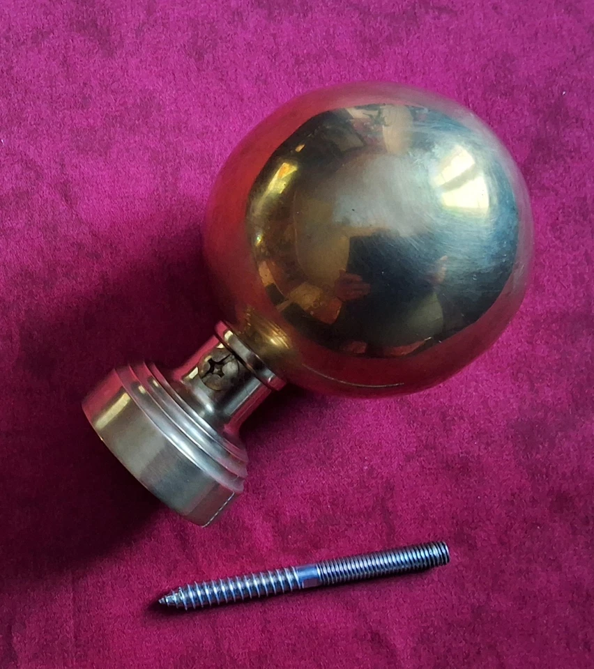 Ancienne Boule de Rampe d' Escalier à Visser en Laiton Début XXème - Photo 1/4