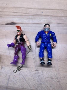 Lot Of 2 Vintage James Bond Jr Action Figures Captain Walker Plank & Jaws - Picture 1 of 2