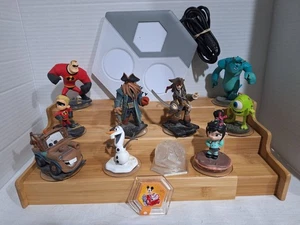 Lote Disney Infinity, Portal de Juegos, Increíbles, Monstruos, Piratas, 12 Artículos. - Imagen 1 de 14