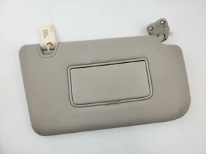2014-2017 Nissan Rogue Sun Visor Passenger Right Side Sun visors W/Light OEM - Picture 1 of 12