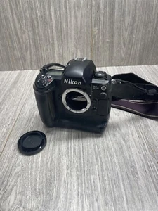 Nikon D1X Camera Body good condition for parts please see pics - Picture 1 of 17