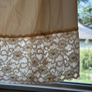 Vintage Vanity Fair Slip New W/Original Price Tag Lace Flowers Woman’s Medium - Picture 1 of 9