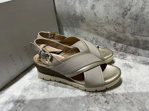 SANDALIAS DE VERANO GEOX MUJER DORADAS BEIGE CUÑA TALLA UK 4.5 - Imagen 1 de 5