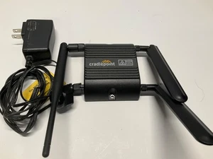 CradlePoint IBR200-10M-VZ with Power Adapter + Antennas Bundle - Bild 1 von 2