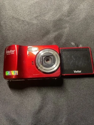 Vivitar Vivicam X028 2.4" LCD Monitor Digital Camera Red Works - Image 1 of 4