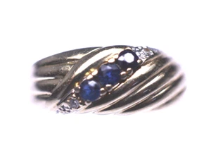 14K GELBGOLD RING MIT 3 KLEINEN SAPHIREN MIT DIAMANT AKZENTEN & RIDGE DESIGN GRÖSSE 6 - Bild 1 von 4