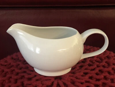 10 Strawberry Street Classic White 16 oz. Barco Gravy de porcelana blanca usado en excelente estado Foto 1 de 4