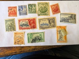 12 francobolli Barbados come da foto - Foto 1 di 1