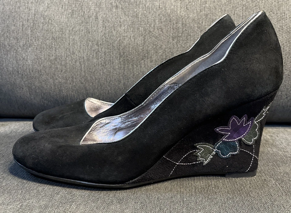 Sam & Libby Black Suede Wedge Heels Floral Wedge Design Size 8M - Image 1 of 4