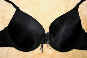 Sujetador 34A negro con lazo brillante entre copas - Imagen 1 de 4