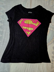 DC Comics Mädchen schwarzes T-Shirt mit Superman Logo, Gr.M (7-8). - Bild 1 von 6