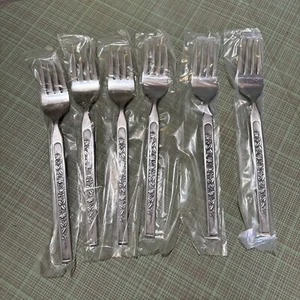 Maria Grande Stainless Japan Dinner Forks Floral 7.3” NEW ~ Includes 6 Forks! - Picture 1 of 6