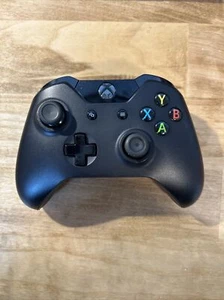 OEM Microsoft XBOX One Wireless Controller Model 1537 Black Tested Fast Shipping - Picture 1 of 4