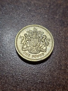 Queen Elizabeth II One Pound Coin 1983 Error Royal Arms DECUS ET TUTAMEN British - Picture 1 of 4