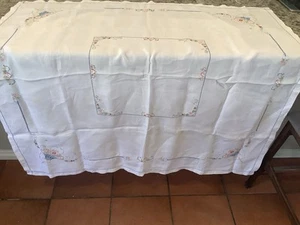 Vintage Tablecloth Linen Embroidered Floral Lace Hem Ivory Pink 50”x 48” Approx - Picture 1 of 6