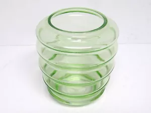 Villeroy & Boch kleine Vase signiert Art Deco hellgrünes Glas - 4-1/4" - Bild 1 von 5