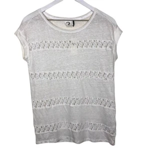 Anthropologie Akemi + Kin White Lattice Stripe Tee Shirt 100% Linen Size XS NWT - Picture 1 of 7