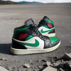 Tenis de baloncesto Jordan 1 Mid Pine Green para hombre 8 verdes 554724-067 con cordones - Imagen 1 de 14