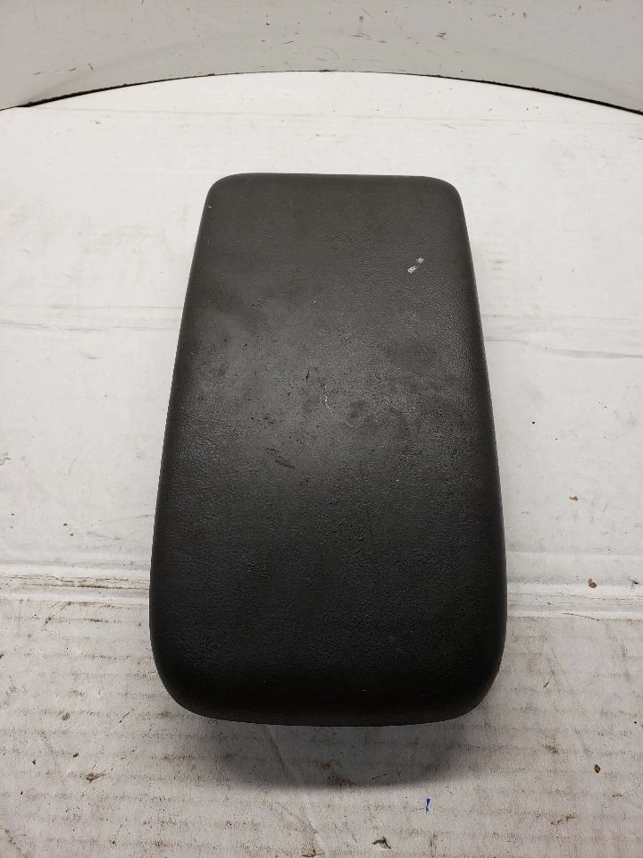 Console Front Floor With Power Outlets Fits 05-10 COBALT 1399825 - Image 1 of 4