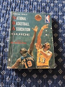 1970-1971 TSN THE SPORTING NEWS NBA National Basketball Guide Good