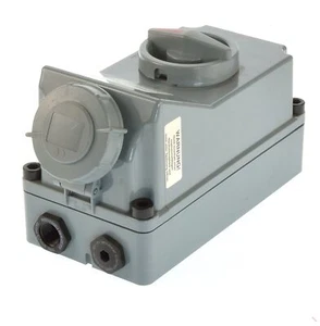 Mennekes 7409 Wandsteckdose 16A abschaltbar ex 6h 3polig ip67 - Foto 1 di 2