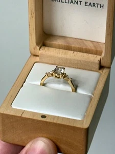 Brilliant Earth's Cometa Three Stone Lab Diamond Ring. 0.95 Carats. 6.75 Band. - Picture 1 of 3