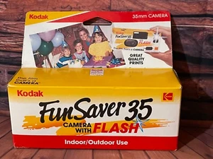 Kodak FunSaver 35mm Single Use Film Camera Expires 7/2024 - Picture 1 of 2