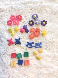 Vintage Lot of Mixed 32 Buttons Smiley Flower Face Teddy Bear Horse Duck Blocks - Picture 1 of 2