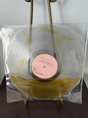 Troye Sivan - Something To Give Each Other Limited Honey-Liquid Filled Vinyl LP - Imagem 1 de 4