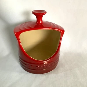 Le Creuset Salt Keeper Seller Crock Red Ombre 10 Oz Open Crock - Picture 1 of 10