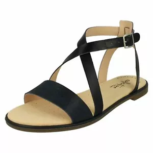 Ladies Clarks Bay Rosie Casual Leather Flat Sandals - D Fitting - Picture 1 of 12