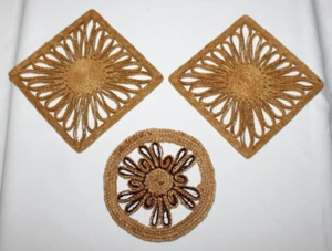 Juego de 3 remaches boho de ratán rafia tejido almohadilla caliente de paja vintage - Imagen 1 de 5
