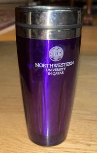 Taza de viaje NORTHWESTERN UNIVERSITY IN QATAR (versión #1) - Imagen 1 de 5