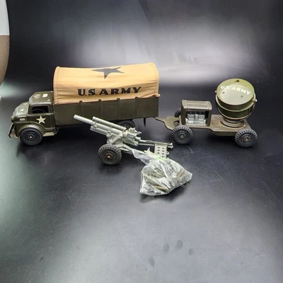 Vintage 1950's MARX Lumar U.S. Army Transport Carrier Truck,Searchlight,Howitzer - Image 1 of 4