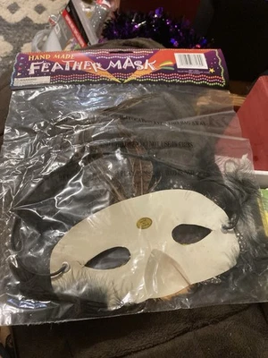 Disfraz Mascarada Bola Máscara de Ojos Negro Blanco Marrón Halloween, Emplumado NUEVO Foto 1 de 4