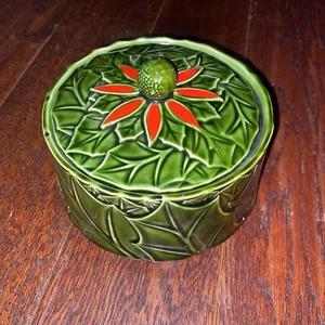 Vintage LEFTON Christmas Holly Berry Ceramic Cookie Jar with Lid Japan - Picture 1 of 7
