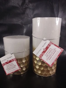 Candela natalizia Sterno Home LED senza fiamma diametro 3" oro e bianco 4" o 6" Ht. - Foto 1 di 4